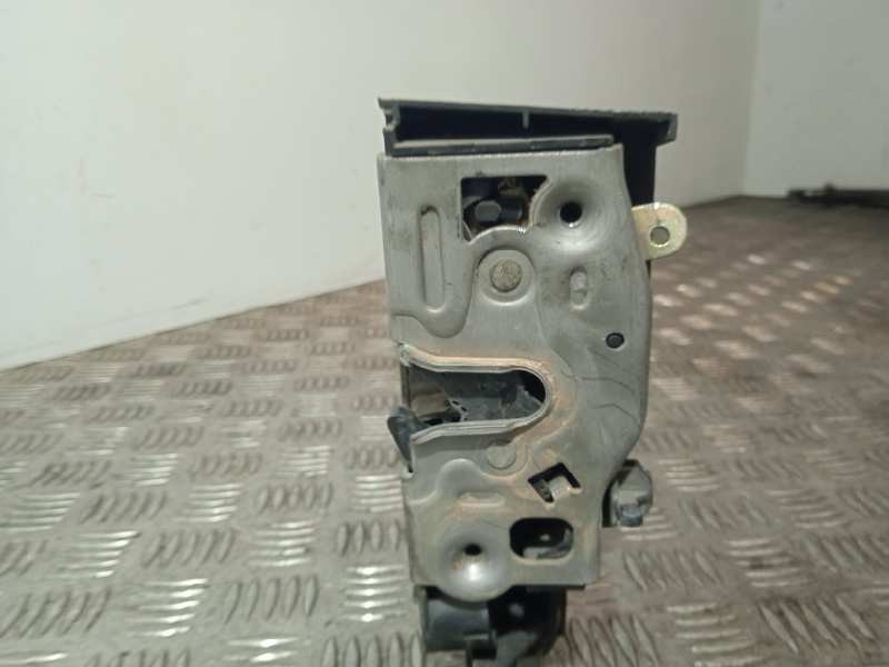 Recambio de cerradura puerta trasera derecha para mercedes-benz clase a (w168) 170 cdi (168.008) referencia OEM IAM A1687300235 