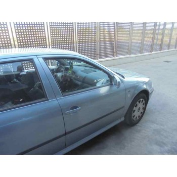 skoda octavia berlina (1u2) del año 2002