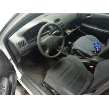 toyota corolla (e11) del año 2001