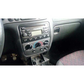 ford fiesta berlina (dx) del año 2001