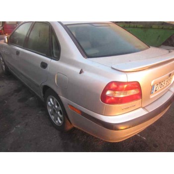 volvo s40 berlina del año 2000