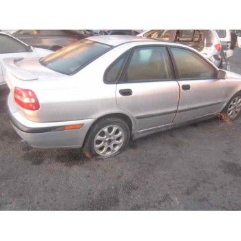 volvo s40 berlina del año 2000