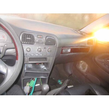 volvo s40 berlina del año 2000