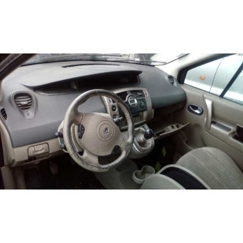 renault grand scenic del año 2004
