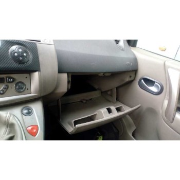 renault grand scenic del año 2004