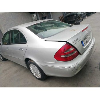 mercedes-benz clase e (w211) berlina del año 2005