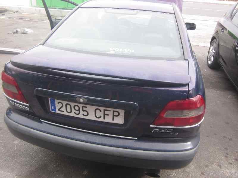 volvo s40 berlina del año 1998