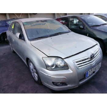 TOYOTA AVENSIS BERLINA (T25)