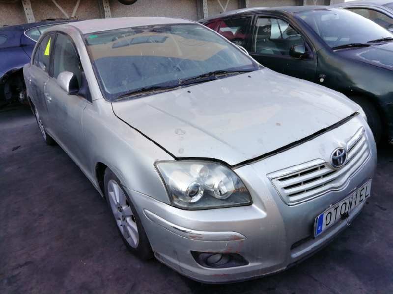 TOYOTA AVENSIS BERLINA (T25)