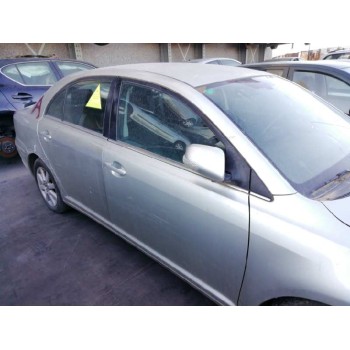 toyota avensis berlina (t25) del año 2006