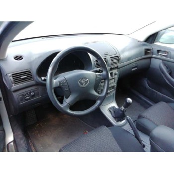 toyota avensis berlina (t25) del año 2006