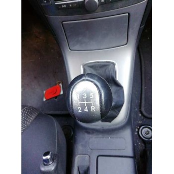 toyota avensis berlina (t25) del año 2006