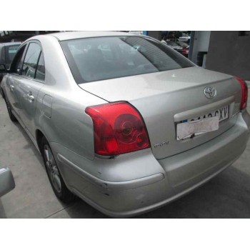 toyota avensis berlina (t25) del año 2004