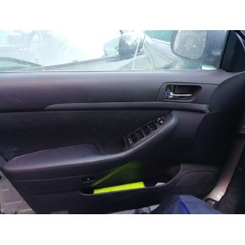 toyota avensis berlina (t25) del año 2006