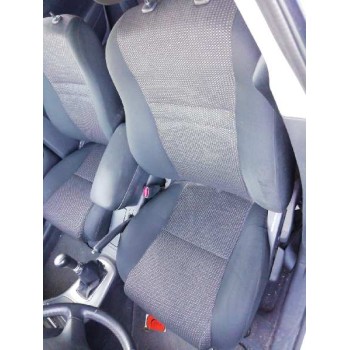 toyota avensis berlina (t25) del año 2006