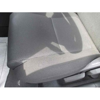 toyota avensis berlina (t25) del año 2004