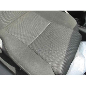 toyota avensis berlina (t25) del año 2004