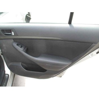 toyota avensis berlina (t25) del año 2004