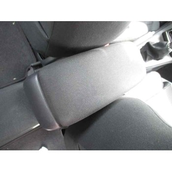 toyota avensis berlina (t25) del año 2004