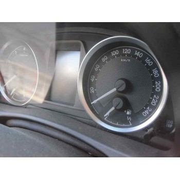 toyota auris del año 2014