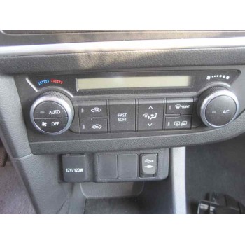 toyota auris del año 2014