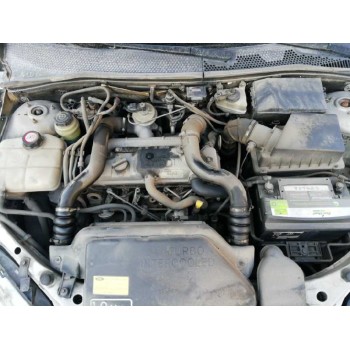 ford focus berlina (cak) del año 2001