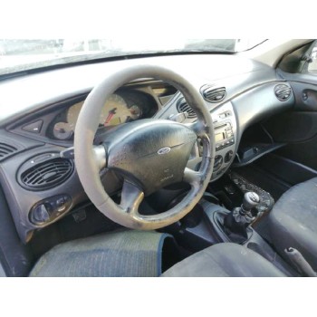 ford focus berlina (cak) del año 2001