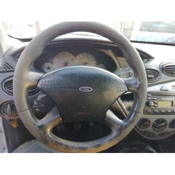 ford focus berlina (cak) del año 2001