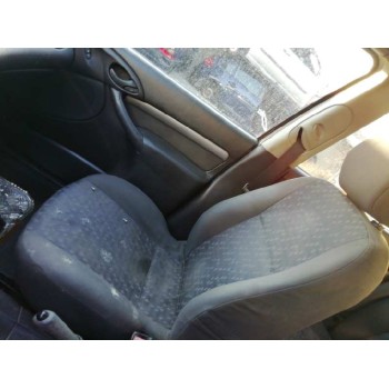 ford focus berlina (cak) del año 2001