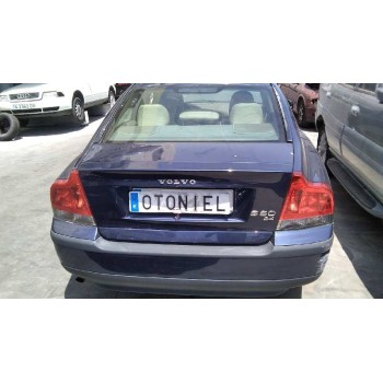 volvo s60 berlina del año 2001