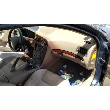 volvo s60 berlina del año 2001