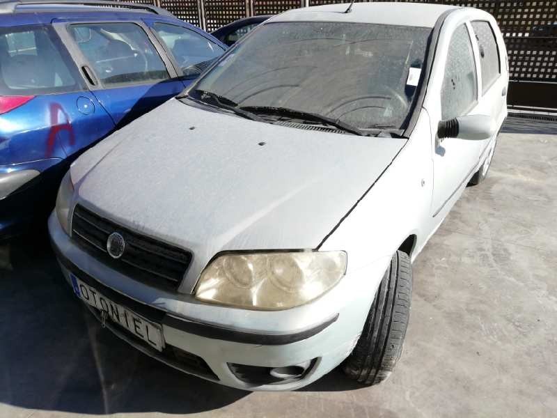 FIAT PUNTO BERLINA (188)