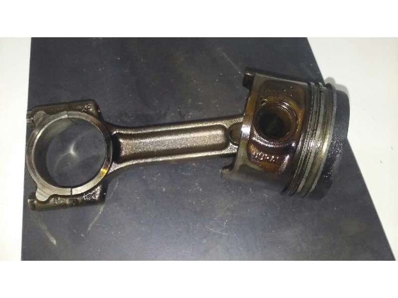 Recambio de piston para renault megane ii classic berlina 1.5 dci diesel referencia OEM IAM K9K732 <CASCO> 