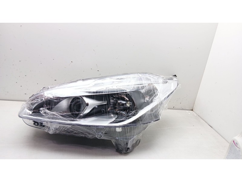 Recambio de faro izquierdo para peugeot 208 1.2 12v vti referencia OEM IAM 9810805780 2 SERIE NUEVO