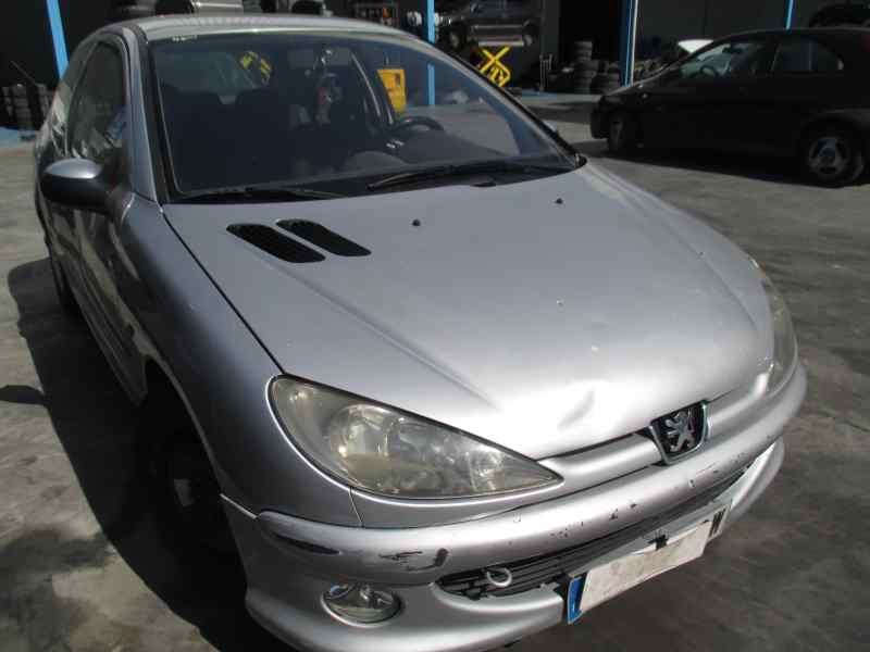 peugeot 206 berlina del año 2002