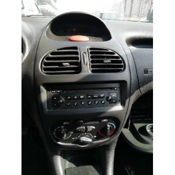 peugeot 206 berlina del año 2002