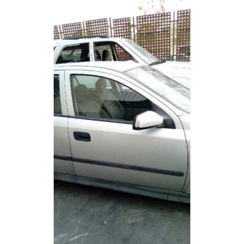 opel astra g berlina del año 2001