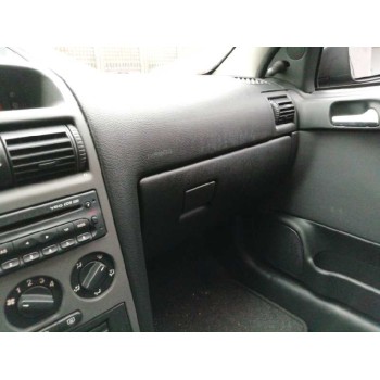 opel astra g berlina del año 2002