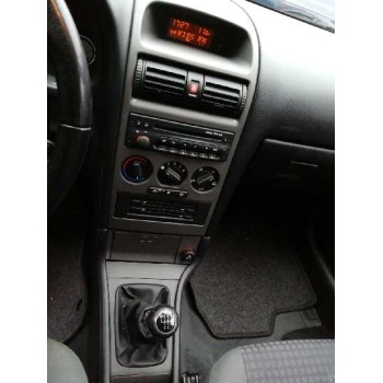 opel astra g berlina del año 2002