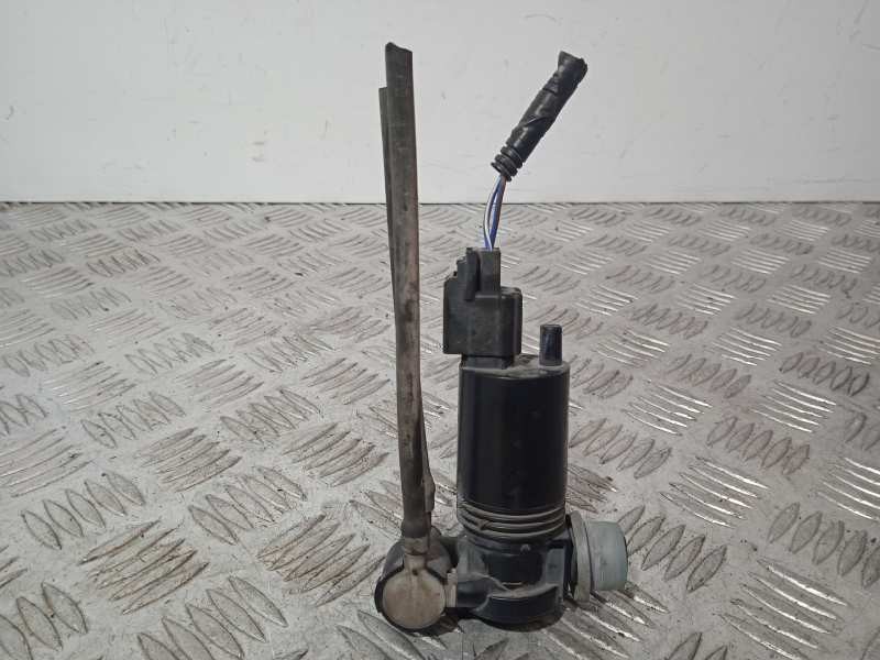 Recambio de bomba limpia para ford fiesta (cb1) trend referencia OEM IAM 8A6117K624AA  2 CABLES