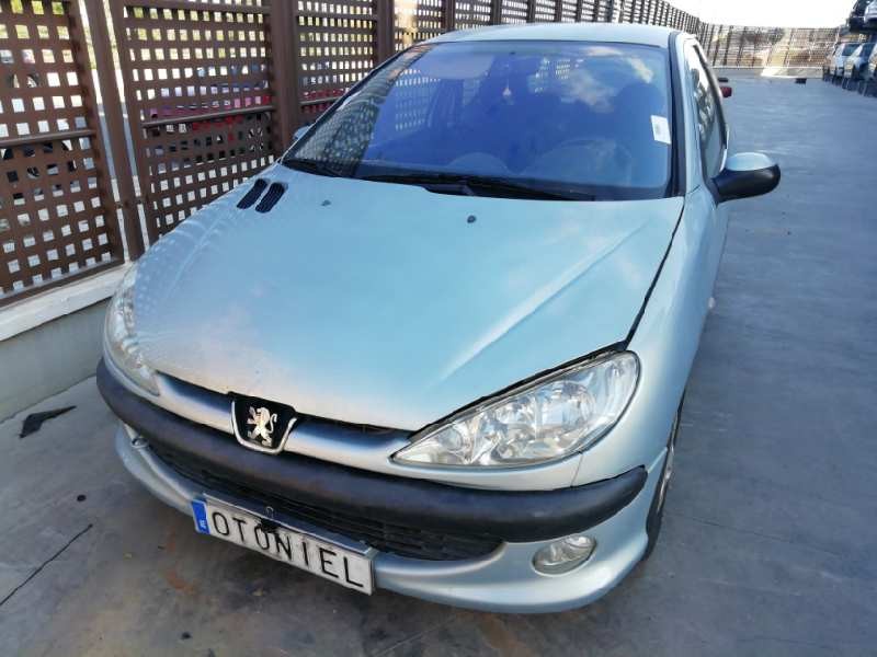 peugeot 206 berlina del año 2002