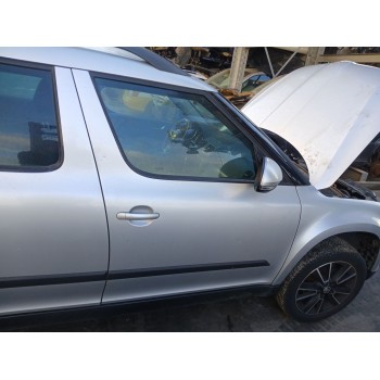 Recambio de puerta delantera derecha para skoda yeti (5l) 2.0 tdi referencia OEM IAM 5L0831056  