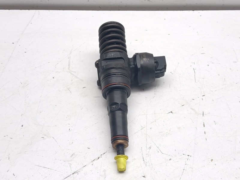 Recambio de inyector para volkswagen passat berlina (3b3) 1.9 tdi referencia OEM IAM 038130073al  