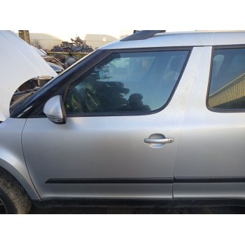 Recambio de puerta delantera izquierda para skoda yeti (5l) 2.0 tdi referencia OEM IAM 5L0831055  