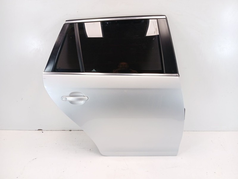 Recambio de puerta trasera derecha para volkswagen golf vi variant (aj5) 1.6 tdi referencia OEM IAM 1K9833056  