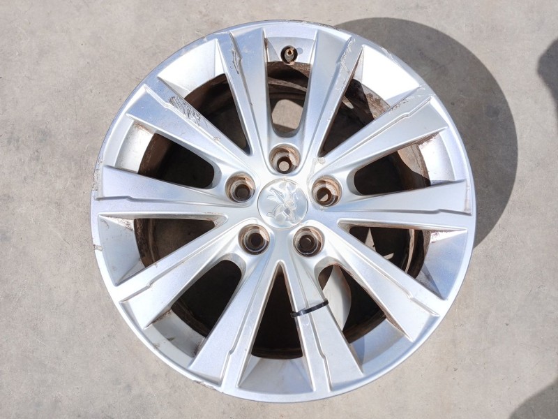 Recambio de llanta para peugeot 308 ii (lb_, lp_, lw_, lh_, l3_) 1.2 thp 110 referencia OEM IAM 9677989677.  