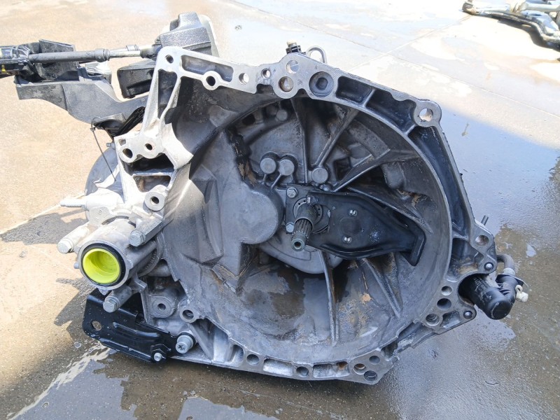 Recambio de caja cambios para peugeot rifter 1.5 bluehdi 100 referencia OEM IAM 20v260  