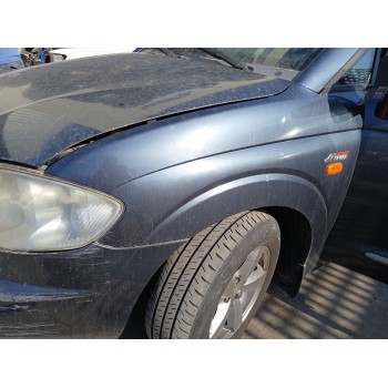 Recambio de aleta delantera izquierda para ssangyong rodius i 2.7 xdi referencia OEM IAM 5181121000  