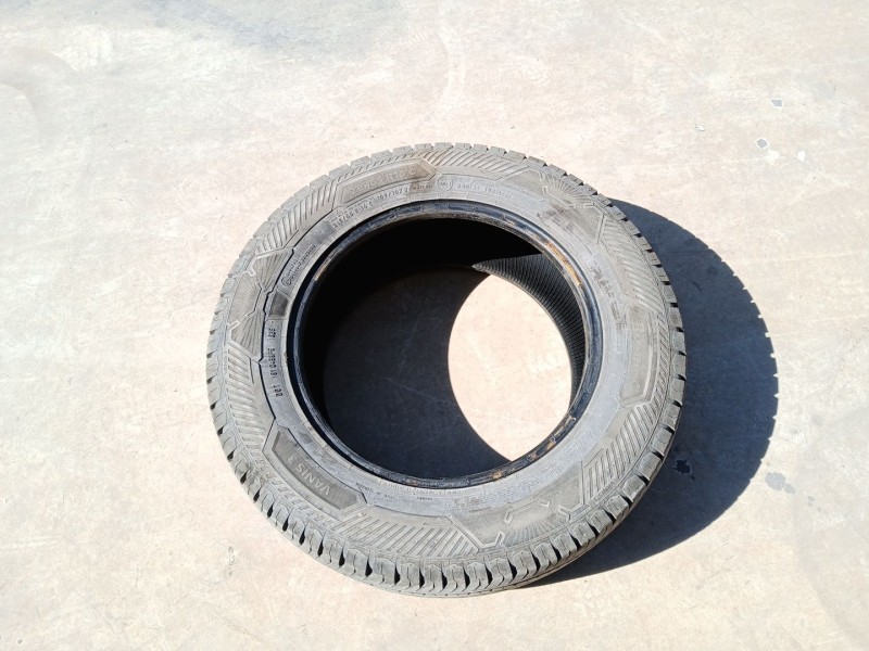 Recambio de neumatico para opel vivaro c furgoneta (k0) 1.5 referencia OEM IAM 215-65-16 109/107T X1 