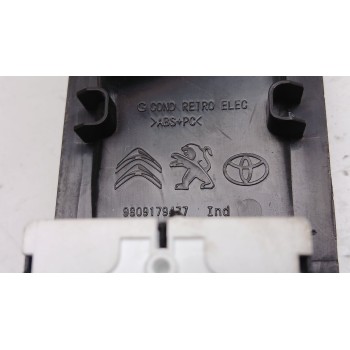 Recambio de mando elevalunas delantero izquierdo para opel vivaro c furgoneta (k0) 1.5 referencia OEM IAM 98329368ZD 96764561zd 